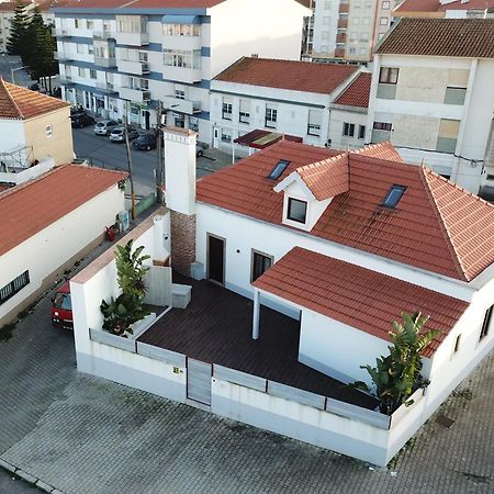Surfsoul Guesthouse - Bed And Breakfast Peniche Eksteriør billede