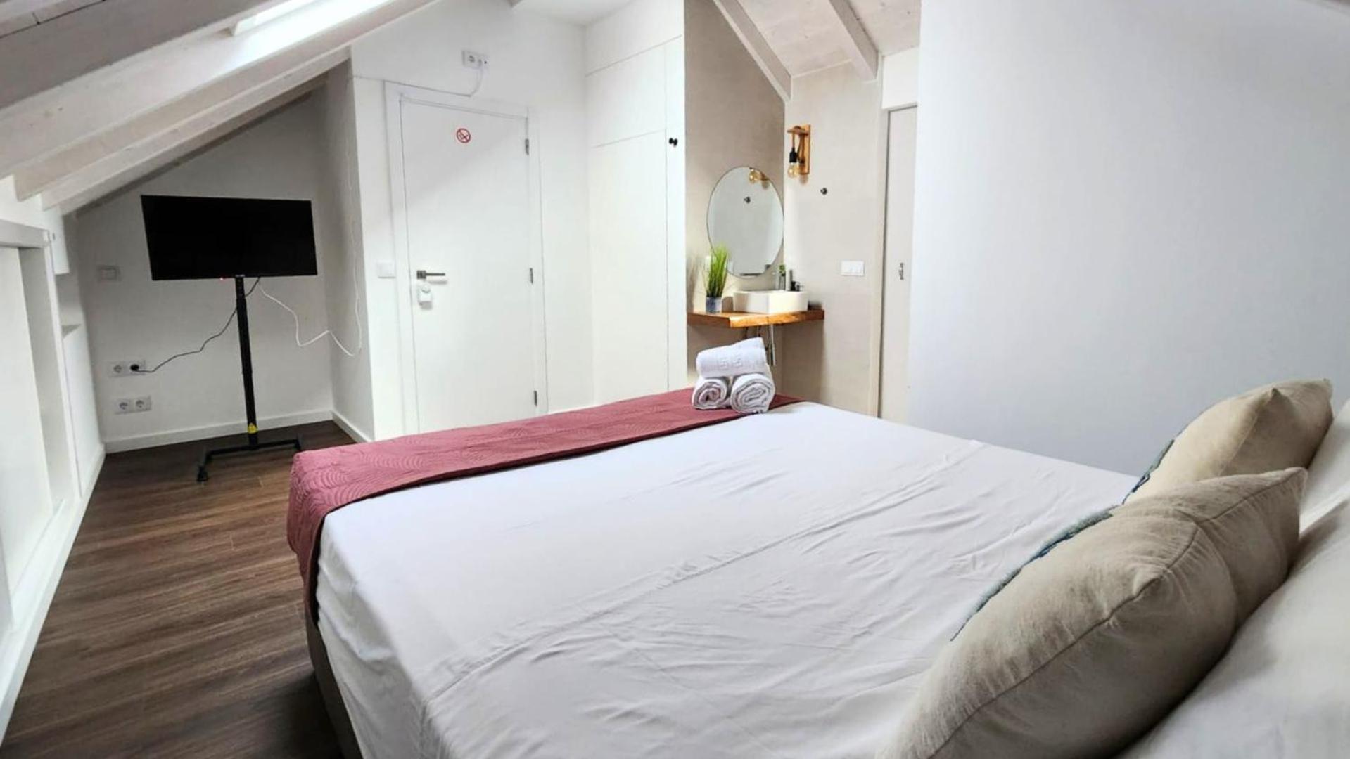 Surfsoul Guesthouse - Bed And Breakfast Peniche Eksteriør billede
