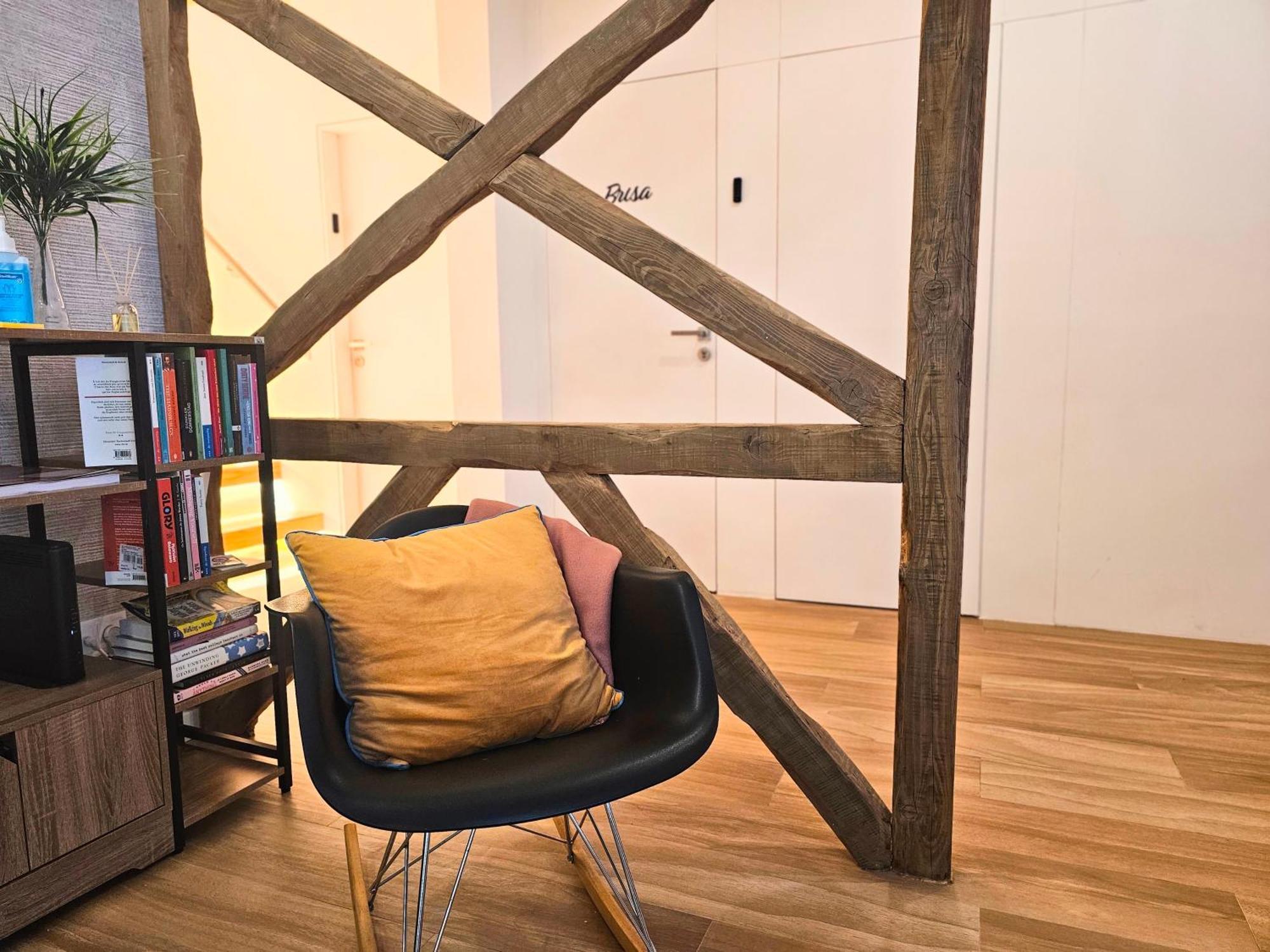 Surfsoul Guesthouse - Bed And Breakfast Peniche Eksteriør billede