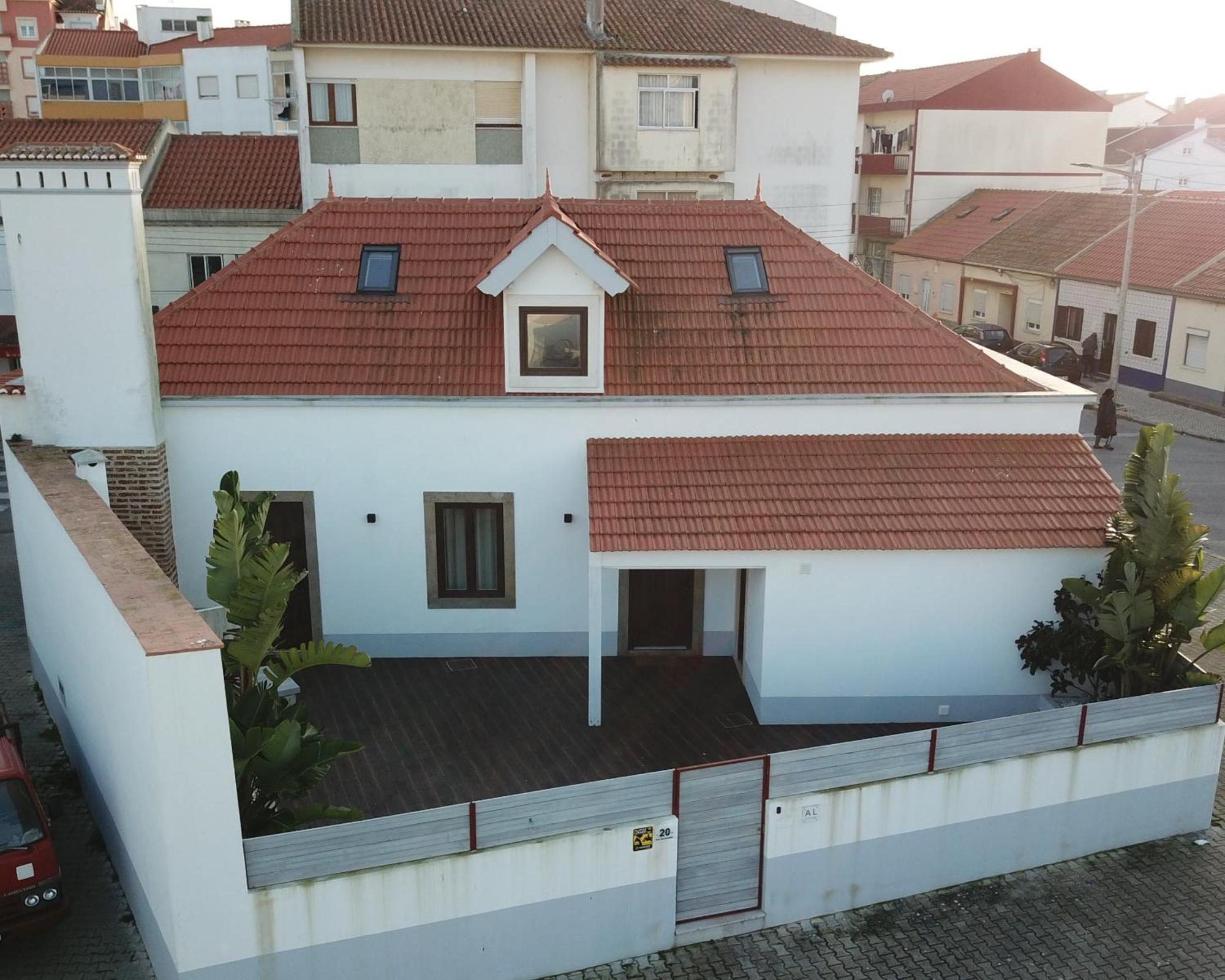 Surfsoul Guesthouse - Bed And Breakfast Peniche Eksteriør billede