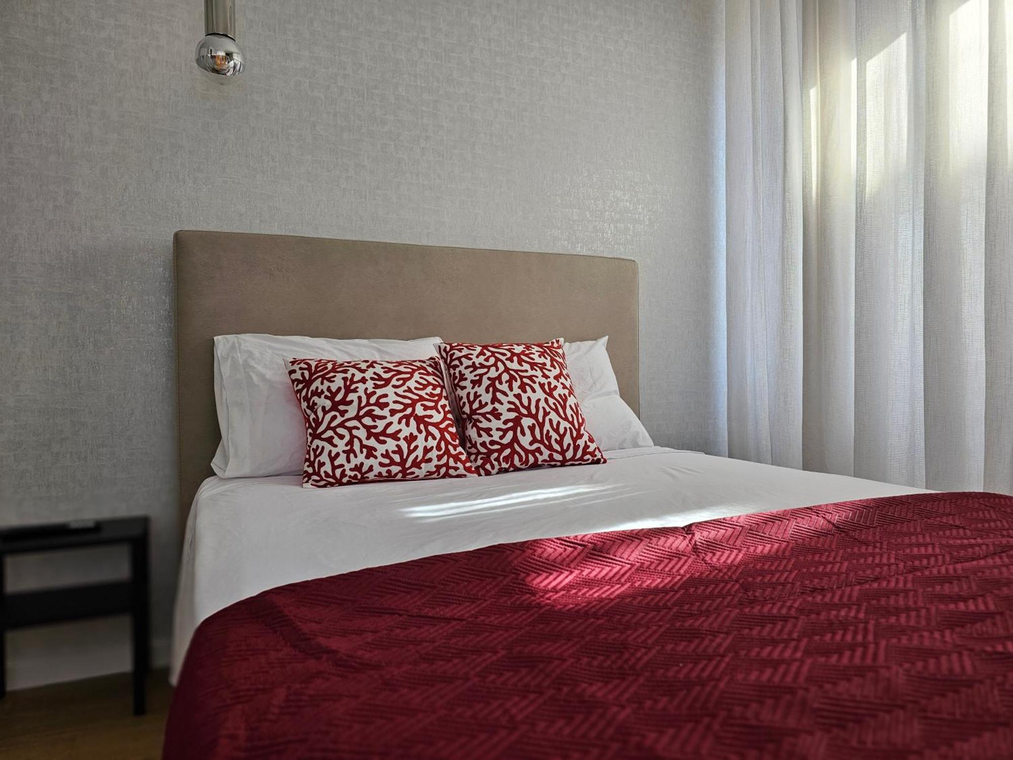 Surfsoul Guesthouse - Bed And Breakfast Peniche Eksteriør billede
